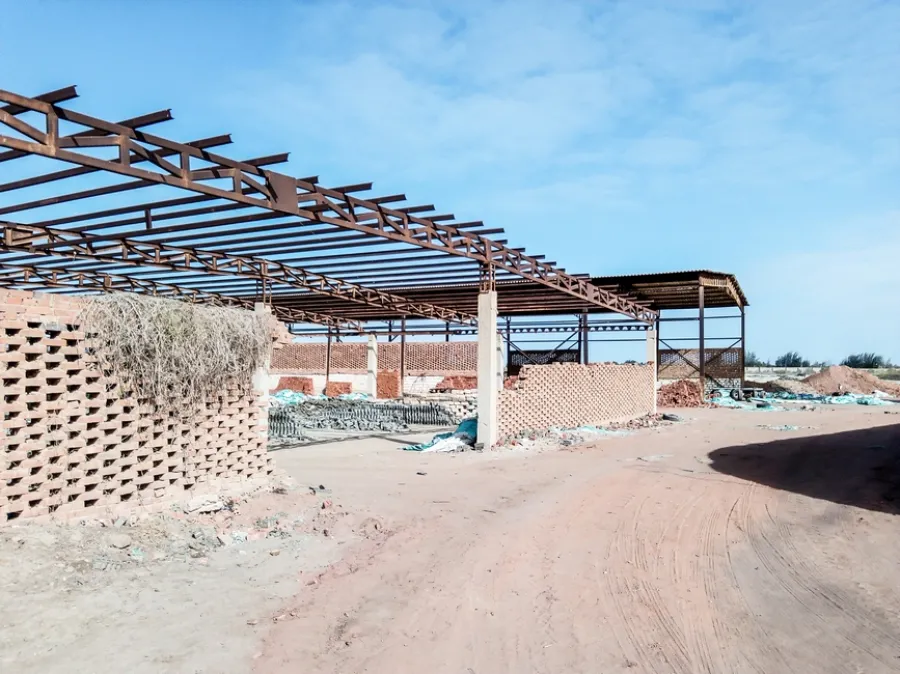 Bricks Factory For Sale 42,000m Elnatron Valley (Elhamra District )