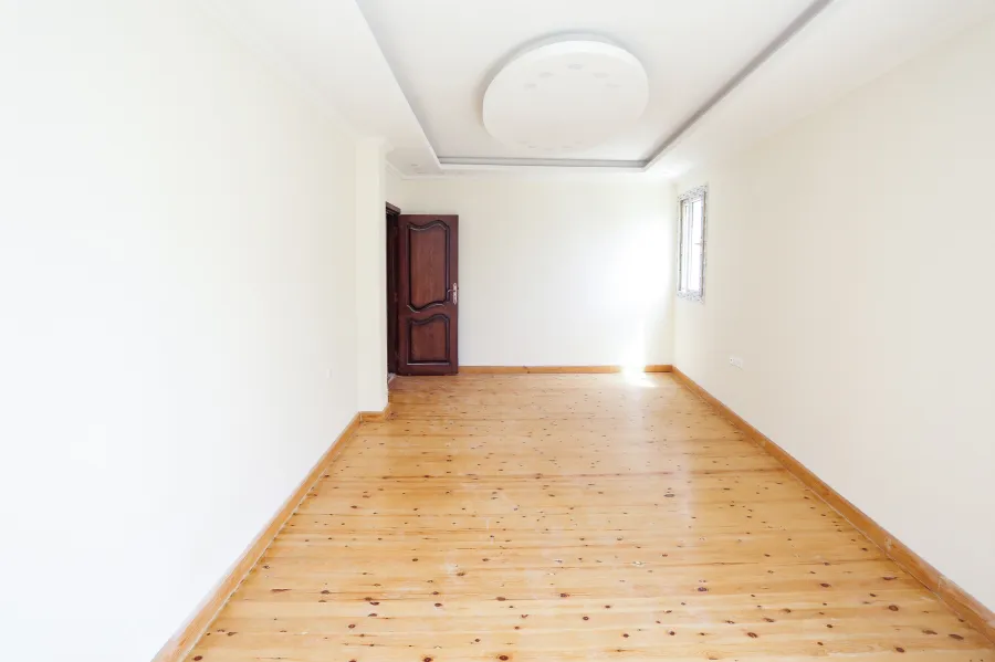 شقة دوبلكس مسجلة شهر عقارى للبيع 400 م لوران (ش شعراوى علي الترام مباشرة)