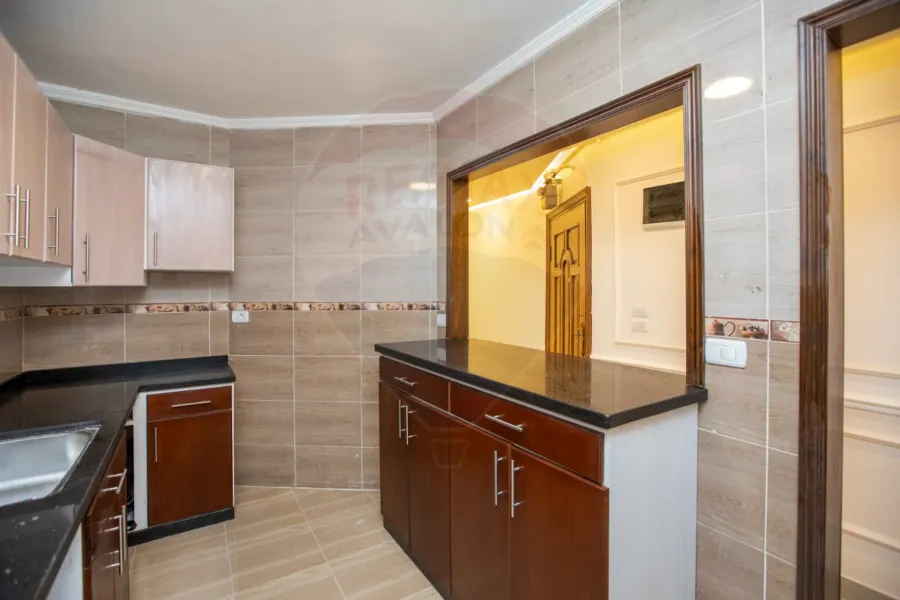 شقة للايجار 220 م كفر عبده (ش سانت جينى)