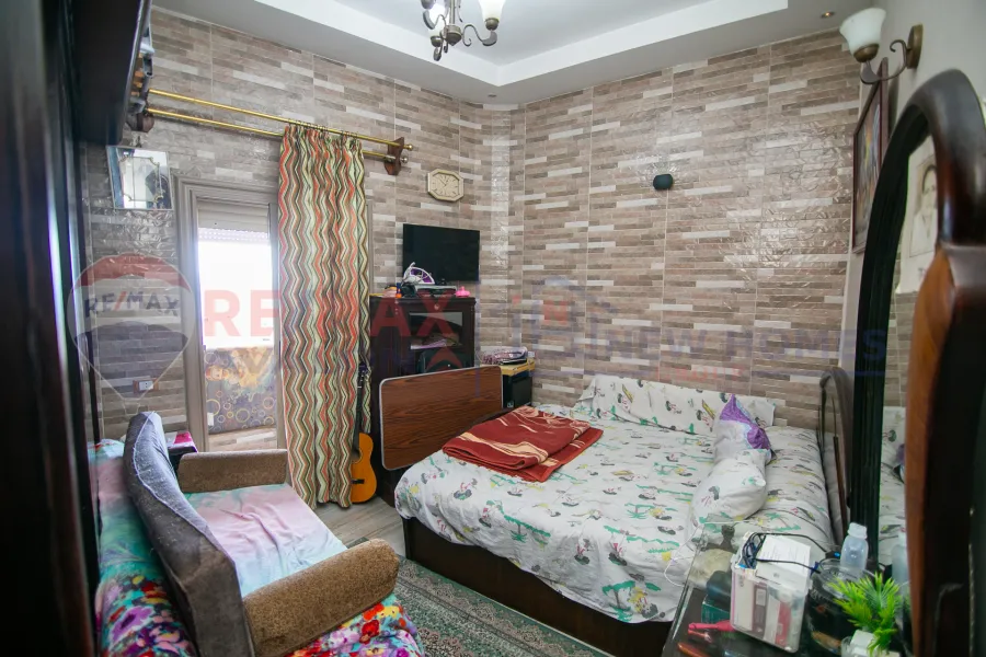 Apartment for sale 150 m Sporting (Directly on the sea)