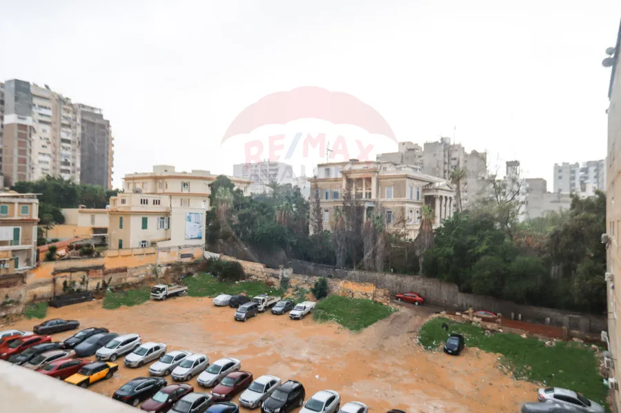 شقة للبيع 315م كفر عبده (ش أمير البحار)