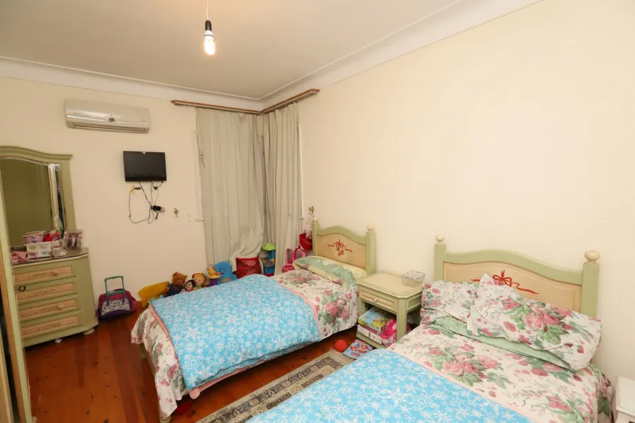 شقة للبيع 250م الإبراهيمية صافى (ش أبو قير الرئيسى)