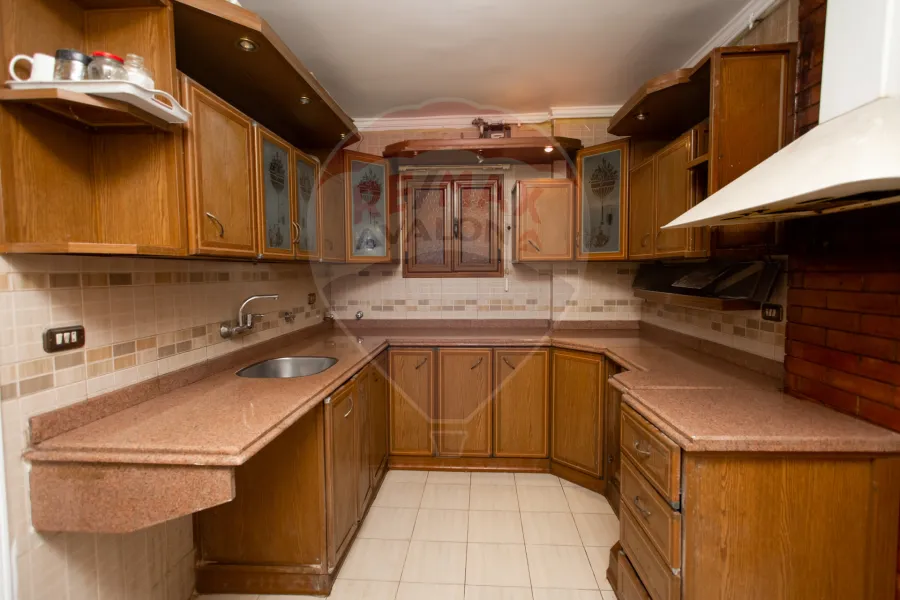 شقة للبيع 175 م  الابراهيمية (ش أحمد قمحه)