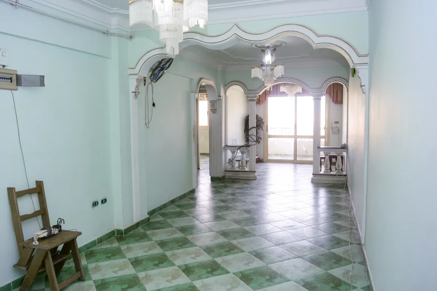 شقة للبيع 125 م العجمي ( الهانوفيل - برج حلوانى كلاسيك )