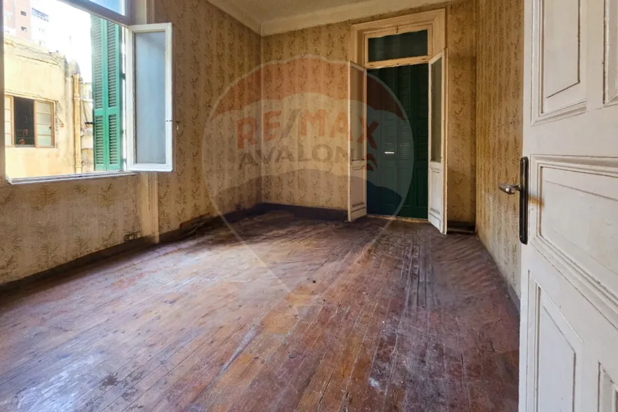 Administrative apartment for rent 250 m Al-Azarita (directly on the tram)