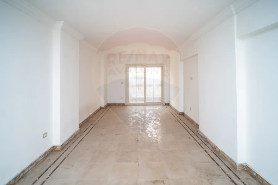 شقة للبيع 200 م الابراهيمية (شارع أبو قير مباشرة)