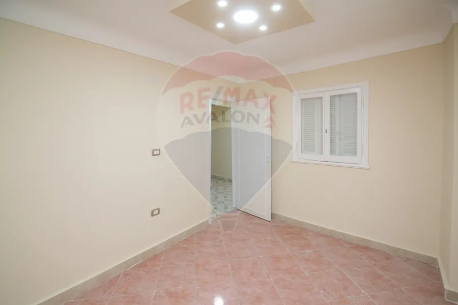 شقة للبيع 140 م  سيدي بشر (ش خالد بن الوليد)