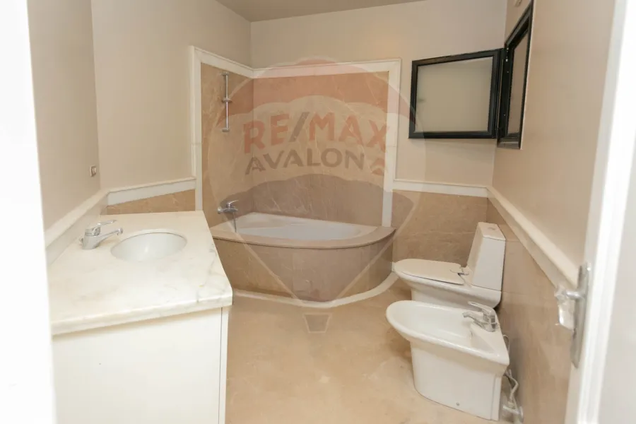 شقة دوبلكس مرخصة للبيع 460 م كفر عبده (ش معروف الرصافي - عمارة براند)