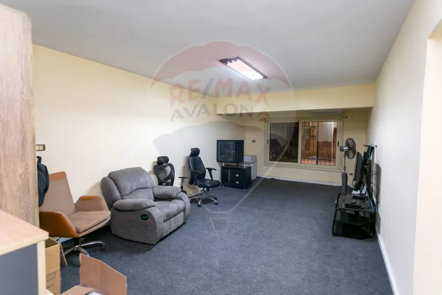 شقة إداري للإيجار 65 م سموحة ( ش فوزي معاذ )