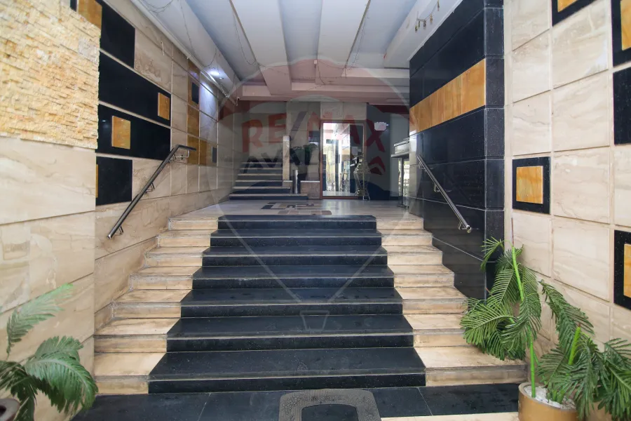 Apartment for sale 210 m Gleem (branching from the sea)