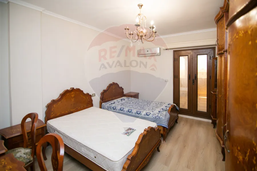 شقه دوبلكس للبيع 650 م لوران (ش عبدالسلام عارف)