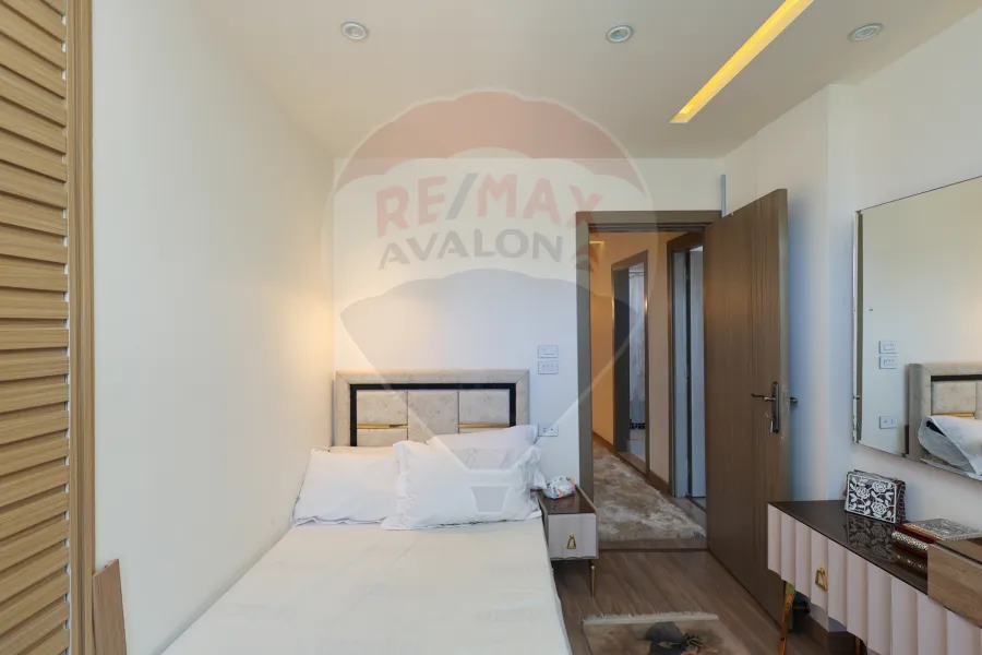 Apartment for rent 150 m Stanly (Directly on the sea)