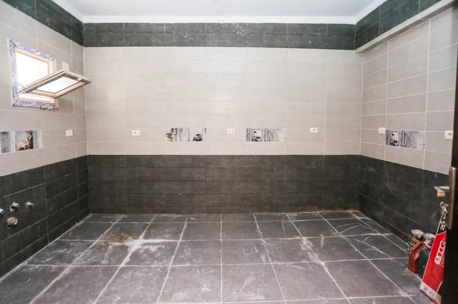 شقة للبيع 280 م سموحة ( ش ذكى رجب )