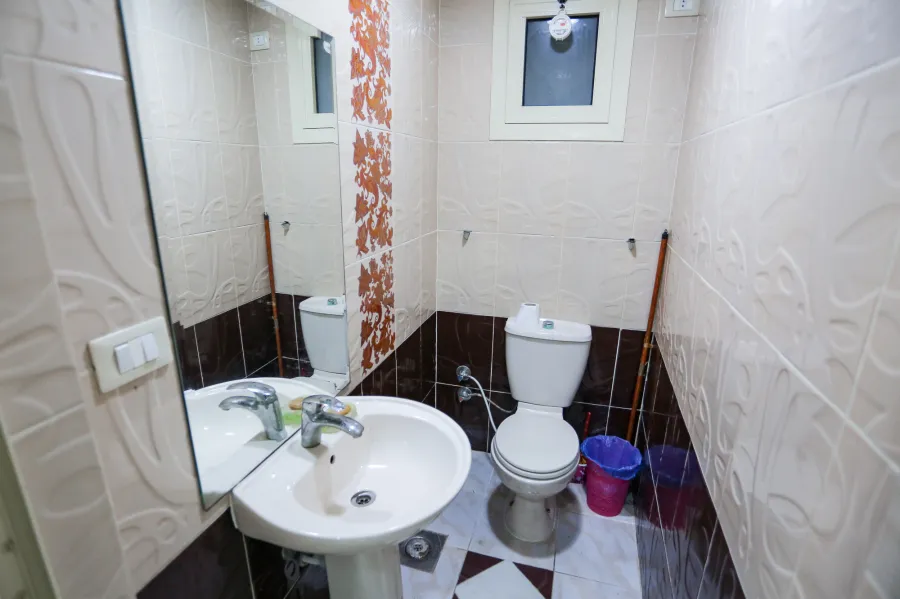 مكتب مفروش للايجار 200 م سيدى بشر بحرى ( ش علي هيبة )