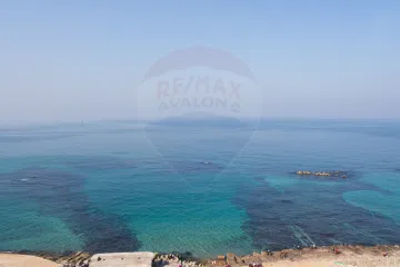 شقة للايجار 200 م كليوباترا (علي البحر مباشرة)