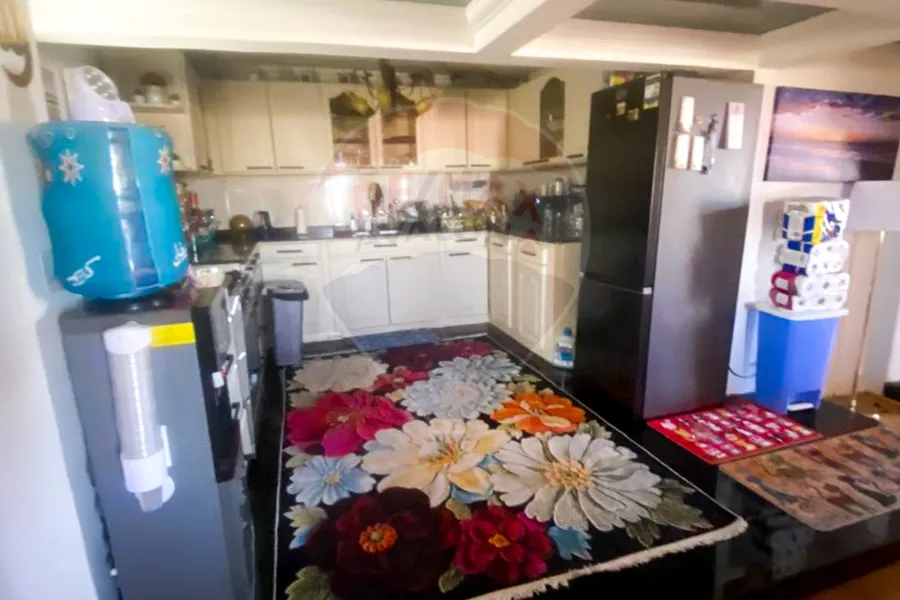 شقة للبيع 235 م رشدي (ش أبوقير)