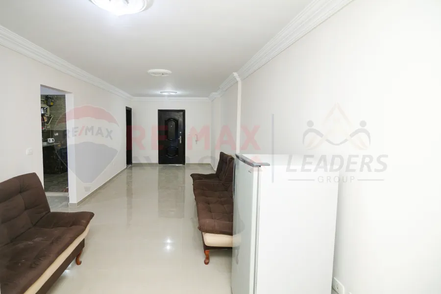 شقه للبيع 145 م كفر عبده (ش سكينة بنت الحسين)