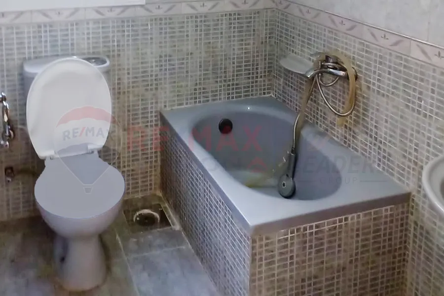 Apartment for rent 115 m in Azarita (steps from the colleges)