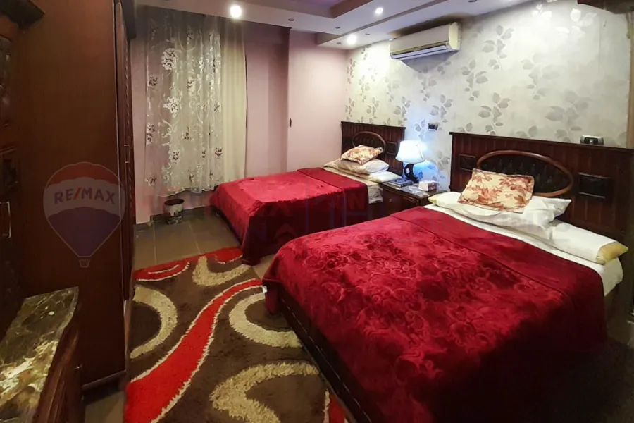 شقة للبيع 210 م السرايا (ثاني نمرة من البحر)