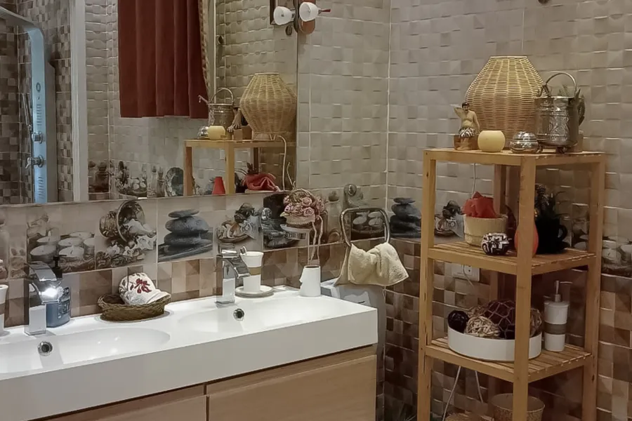 فيلا ستاند الون للإيجار المفروش (الفنانين - سيدي عبد الرحمن) 1,200 م