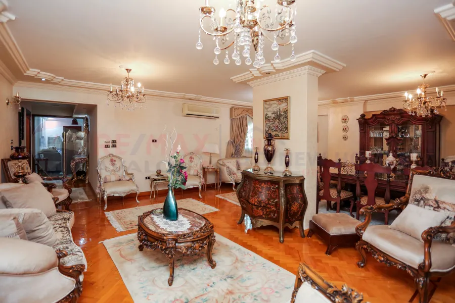 Apartment for sale 210 m Louran (El-Eqbal St - brand building)