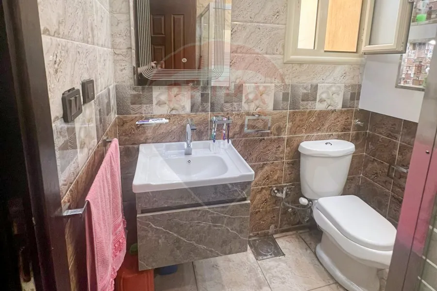 شقة مرخصة للبيع 130 م محرم بك (علي الترام مباشرةّ - عمارة براند)