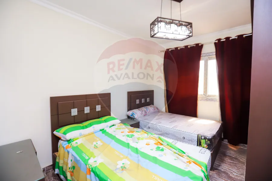 شقة للبيع 160 م سيدي جابر (شارع المشير الرئيسي-خطوات للترام والبحر)