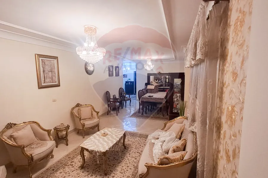 Apartment for sale 155 m Zizinia (steps from Abu Qir St.)
