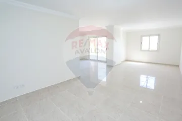 شقة للإيجار  إدارى أو سكنى 205 م سموحه ( ش العشرين الرئيسى ابراج جرين تاورز )