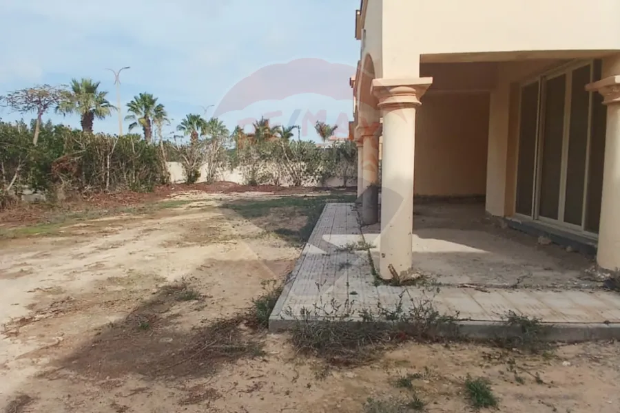 فيلا ستاند الون للبيع 887 م (كومباوند أليكس ويست)