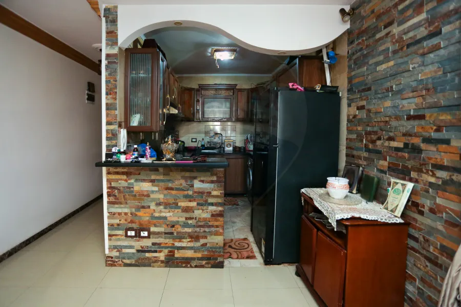 شقة للبيع 135 م جناكليس (ش عمر المختار)