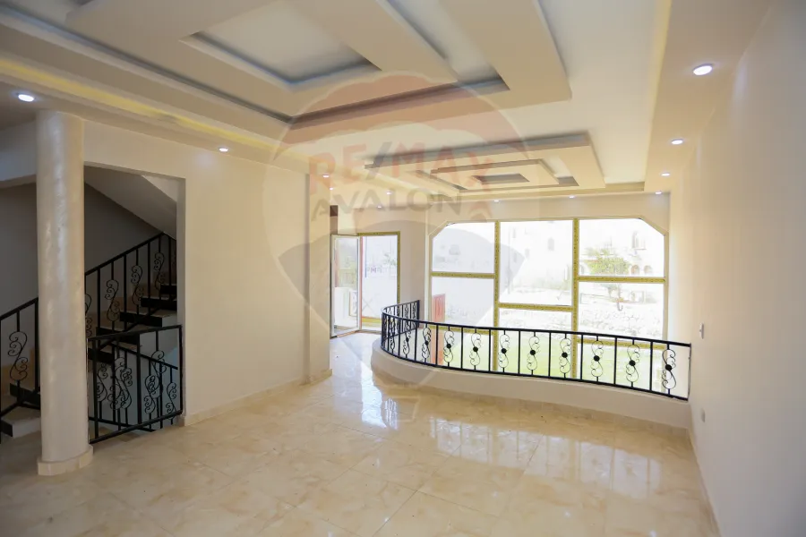 فيلا ستاند الون للبيع (بيرلا مارينا) 127 م