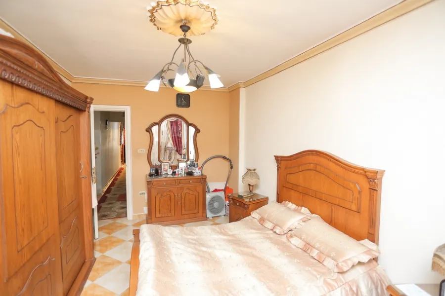 شقة للبيع 155م بسيدي بشر (ش خالد ابن الوليد)