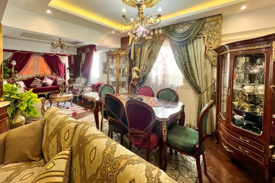 شقة للايجار المفروش127 م لوران (ش أبو قير)