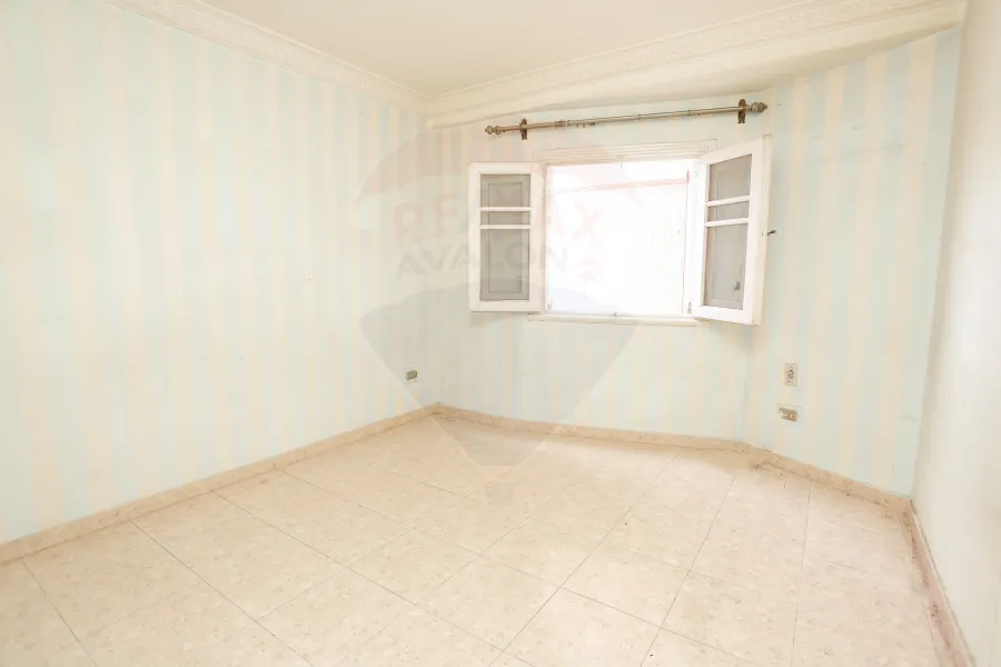 شقة للإيجار المفروش 142م  سموحة (شارع هيلتون بلازا)