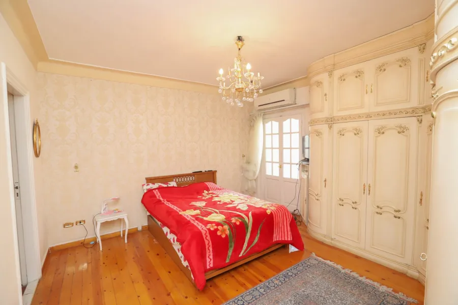 شقة للبيع 250م الإبراهيمية صافى (ش أبو قير الرئيسى)