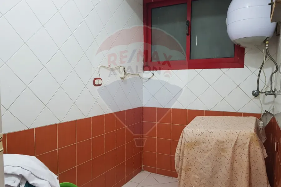 شقة للبيع 215 م فيكتوريا ( ش الجلاء )