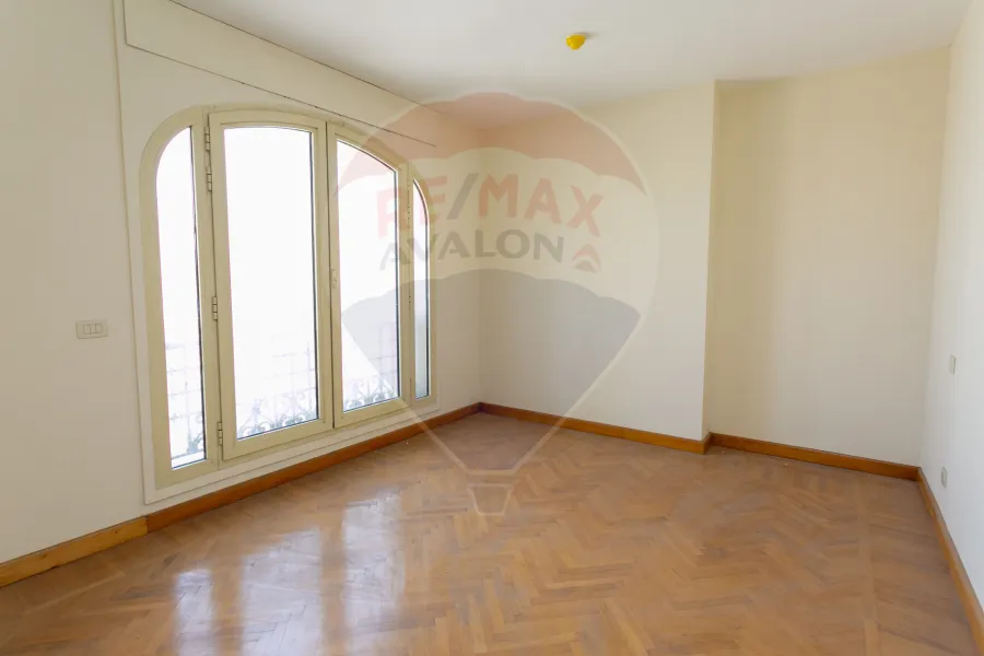 شقة للبيع 248 م سموحة ( ش فوزي معاذ رئيسي - برج اللوتس