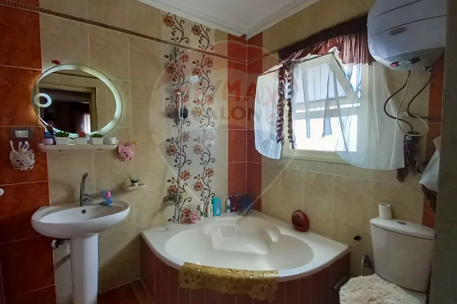 شقة  للبيع 150 م سيدي بشر ( امام شاطئ السرايا )