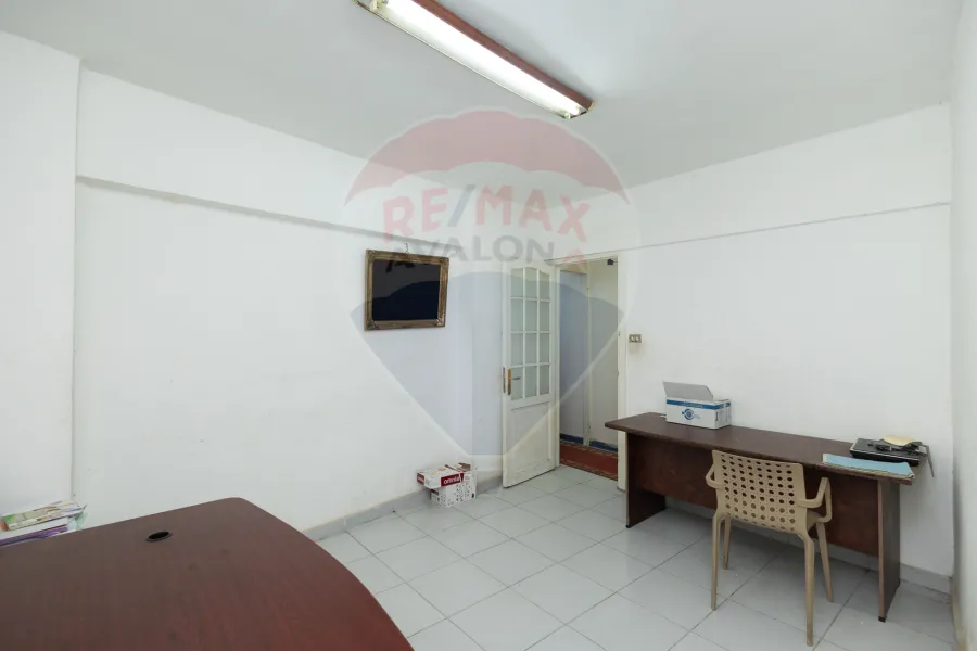 شقة للإيجار 165 م ميامي (ش جلال حماد)