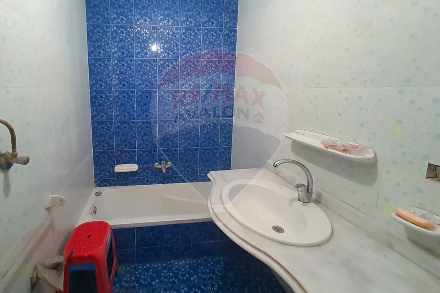 شقة للبيع 130 م  سموحة (متفرع من ش النصر)