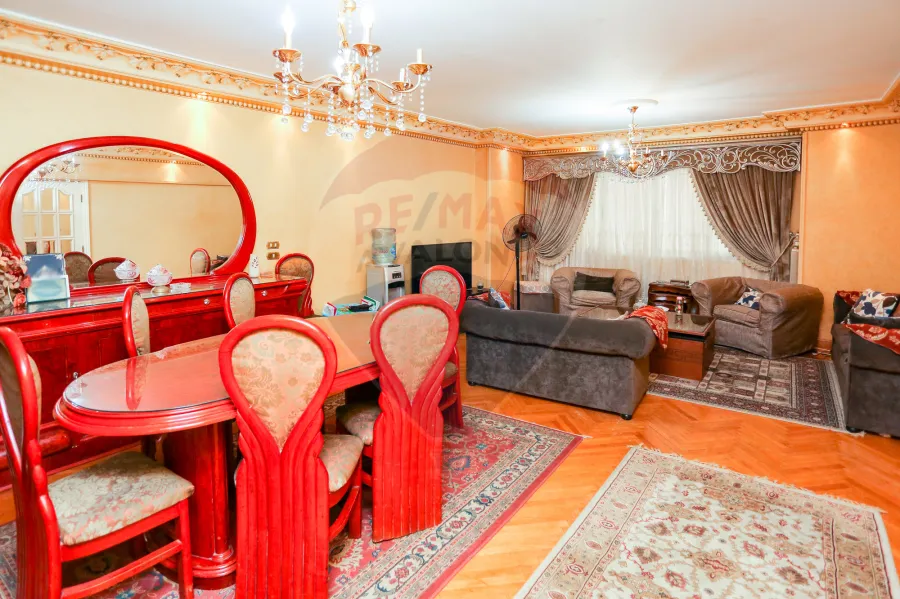 شقة للبيع 135 م سموحة (المربع الذهبي)