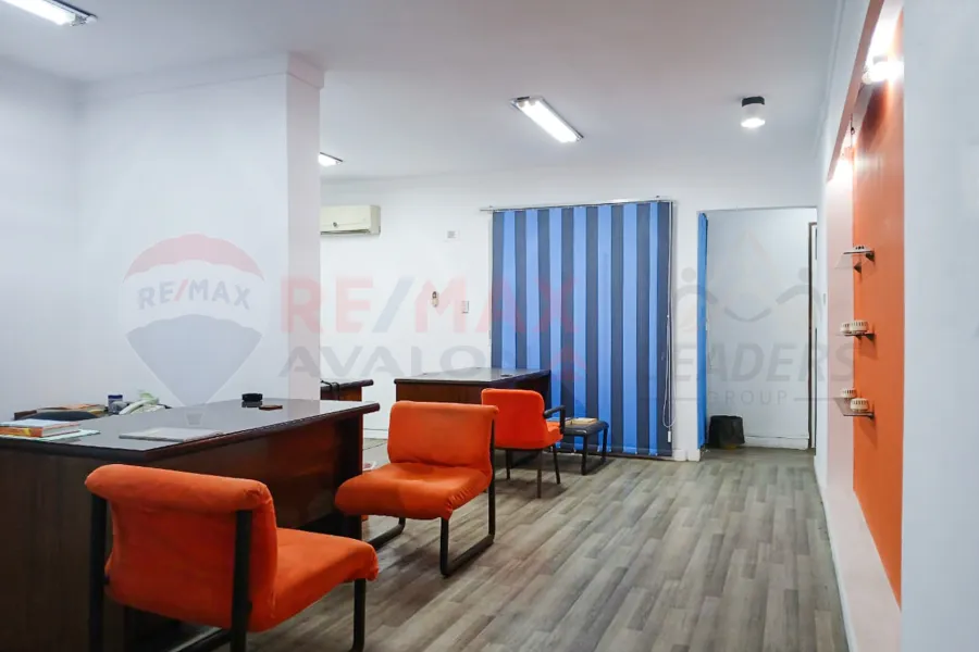 مقر اداري للبيع 110 م مصطفي كامل (أمام كيروسيز مول)