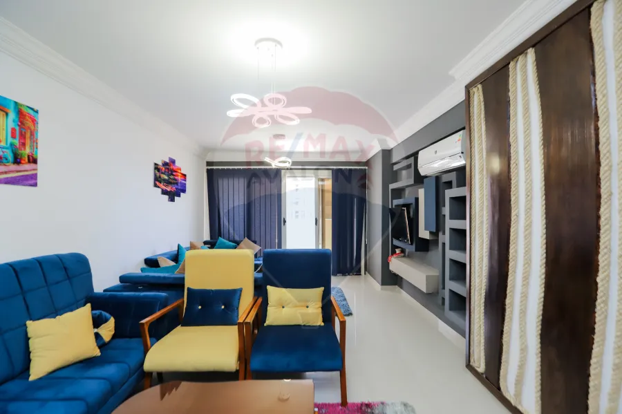 شقة للإيجار المفروش 175 م لوران (علي البحر مباشرة)