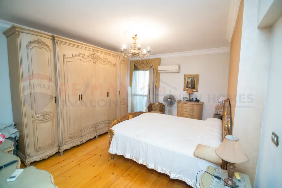 Apartment for sale 240 m Kafr Abdo (Sakina Bnt Al-Hussein st.)