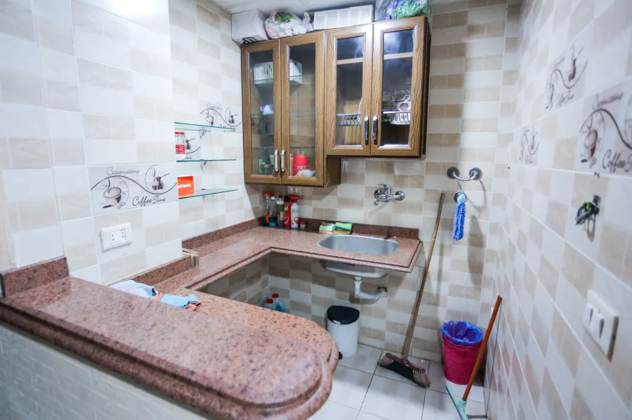 مكتب مفروش للايجار 200 م سيدى بشر بحرى ( ش علي هيبة )