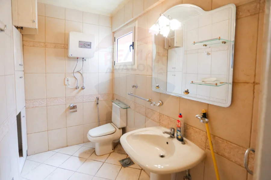 شقه للبيع 280 م سموحة (شارع 50 - بجوار نقابه الاطباء)