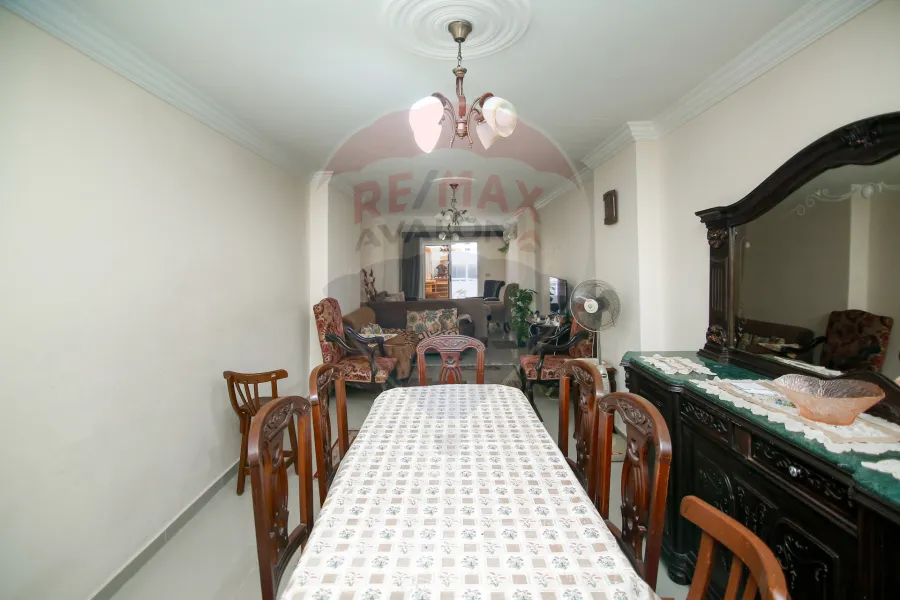 شقة للبيع 155 م محرم بك (ش زين العابدين)