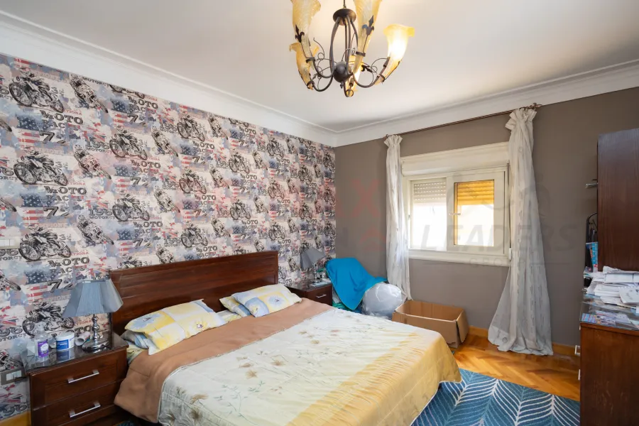 شقة للبيع 195 م رشدي (خطوات من ش سوريا)