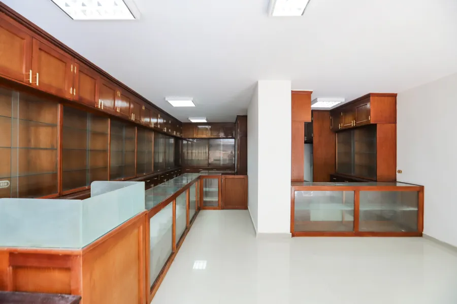 صيدلية للبيع 62 م بولكلي ( ش المصحة)